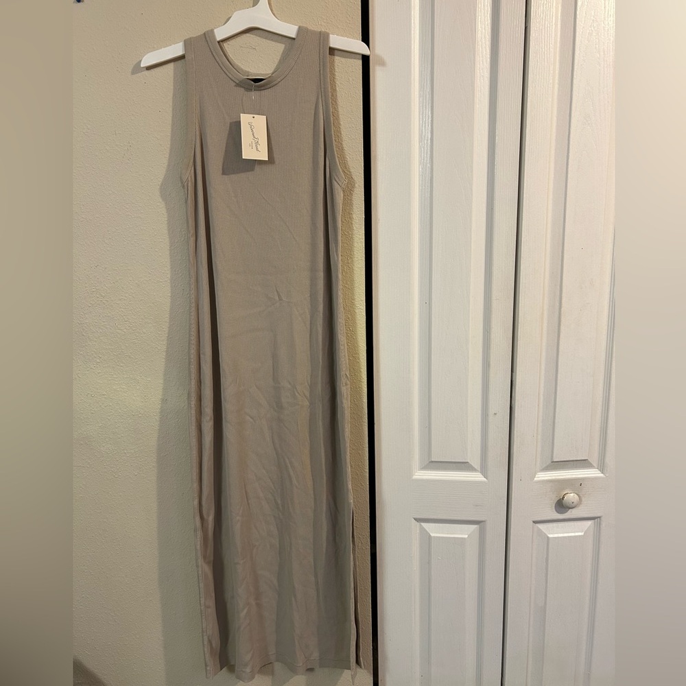 Women’s knitted sleeveless maxi dress